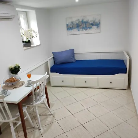 Apartment Stone House Lovric *