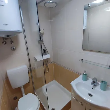 아파트 Stone House Lovric *